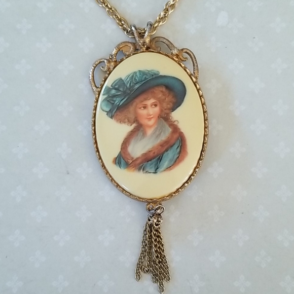 Vintage Victorian Lady Gold Tone Pendant Necklace - Picture 6 of 9
